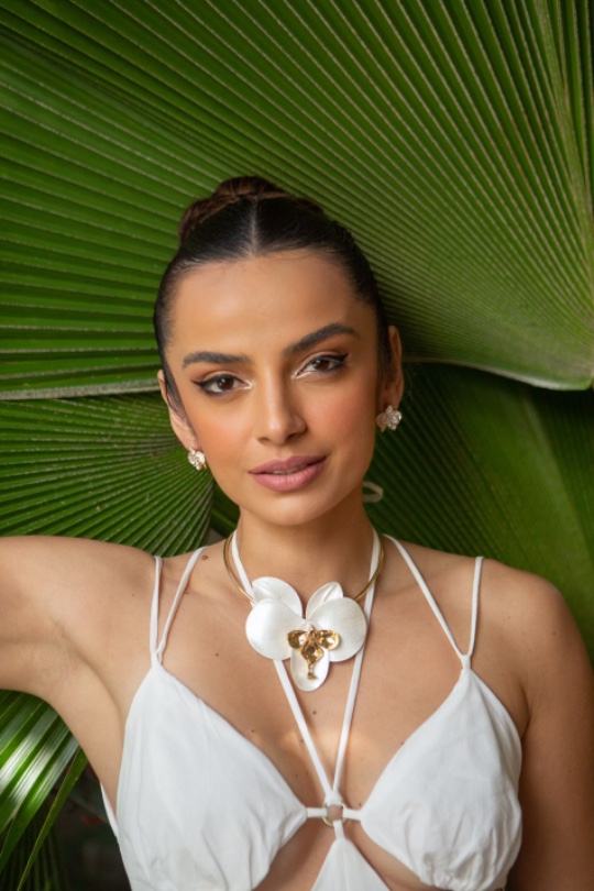 COLAR ORQUÍDEA BRANCA 