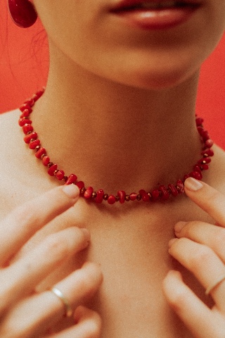 Gargantilha vermelha 