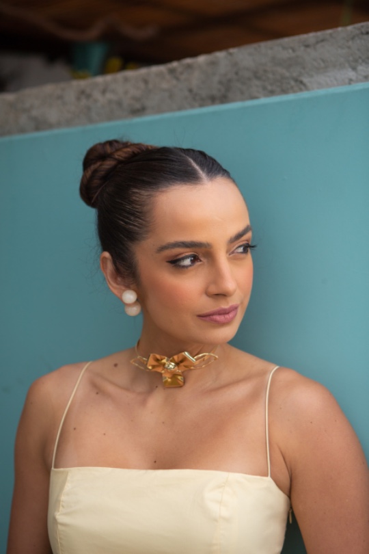 COLAR ORQUÍDEA METAL