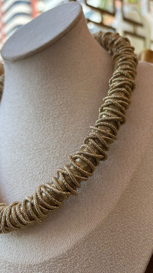 CHOKER BRILHO DOURADA