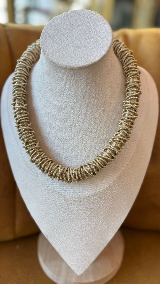 CHOKER BRILHO DOURADA