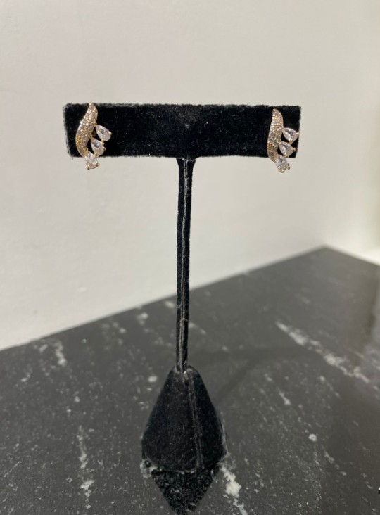 BRINCO CRAVEJADO DOURADO