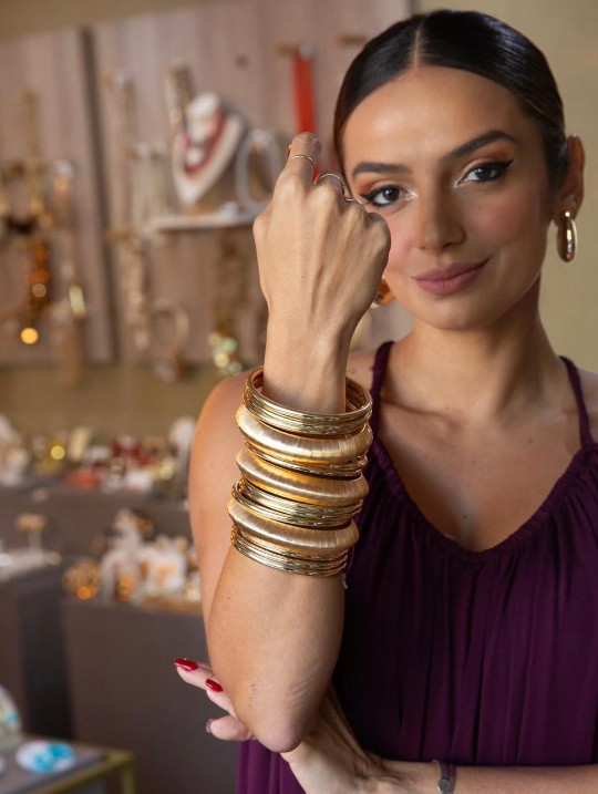 PULSEIRA VIVIAN DOURADO
